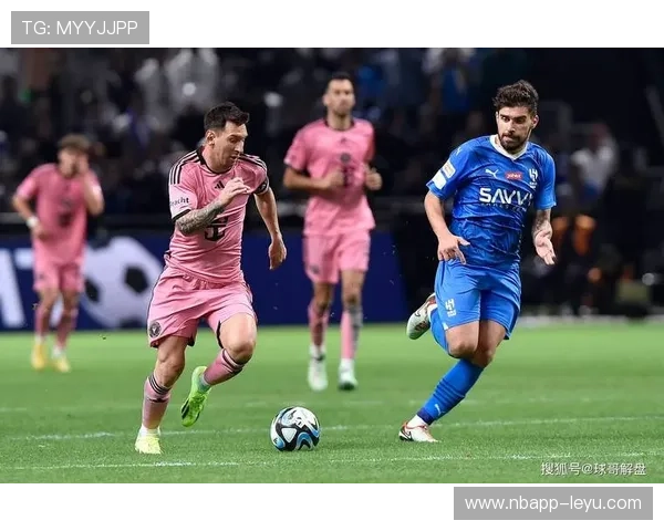 米特洛维奇三度当选塞尔维亚最佳球员！13场13球领跑联赛，德比战梅开二度