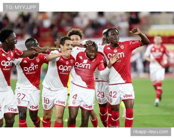 摩纳哥比赛精彩瞬间回顾：激烈对决彰显球队状态回暖与竞争力提升