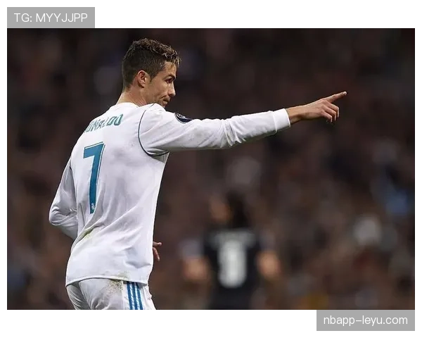 齐达内战术革新：从铁血防守到灵活进攻的华丽蜕变