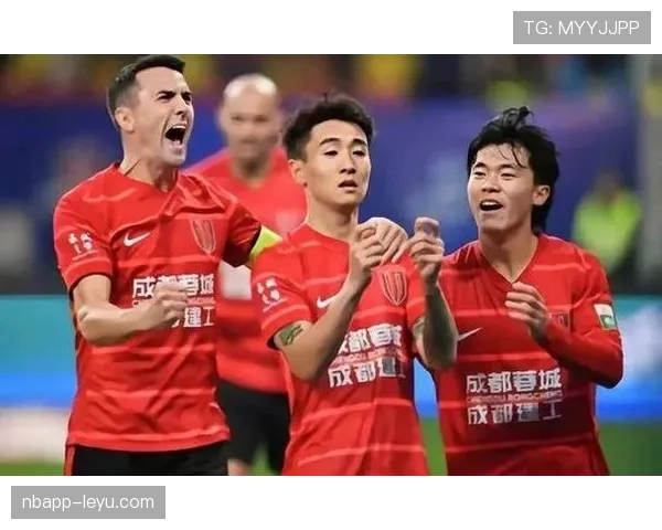 韦世豪表现稳健,助上海海港迎来连胜佳绩 韦世豪表现稳健,助上海海港迎来连胜佳绩