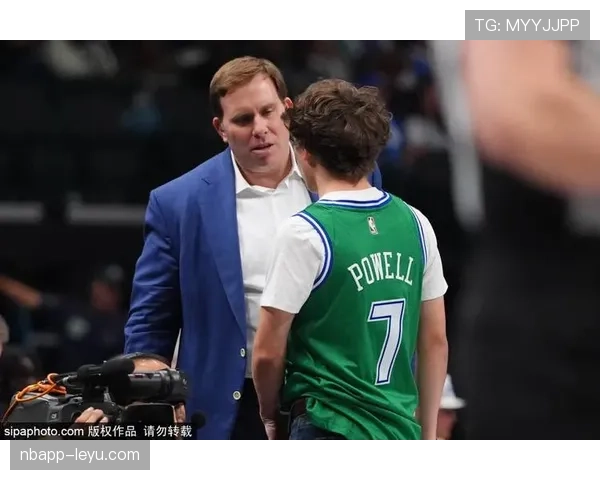 马拉维奇无球跑动制造空位，改变进攻节奏